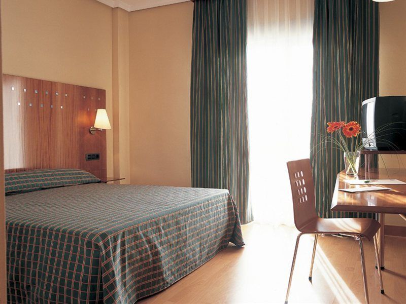 Nh San Pedro De Alcantara Marbella Habitación foto